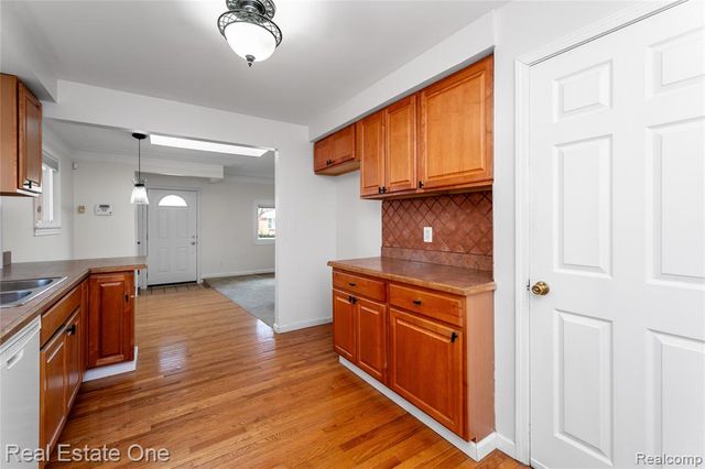 15470 Windemere Street, Southgate, MI 48195