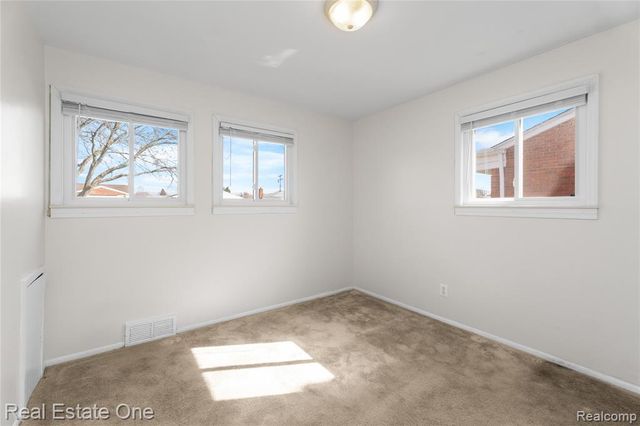 15470 Windemere Street, Southgate, MI 48195