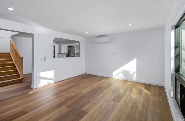 250 258 Hillcrest Drive, Encinitas, CA 92024