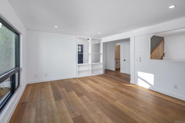 250 258 Hillcrest Drive, Encinitas, CA 92024