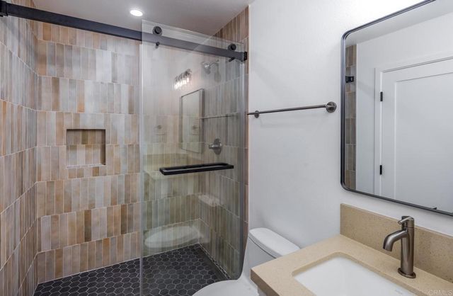 250 258 Hillcrest Drive, Encinitas, CA 92024