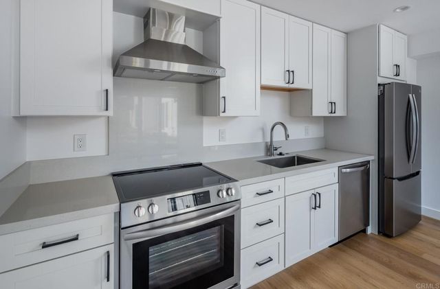 250 258 Hillcrest Drive, Encinitas, CA 92024