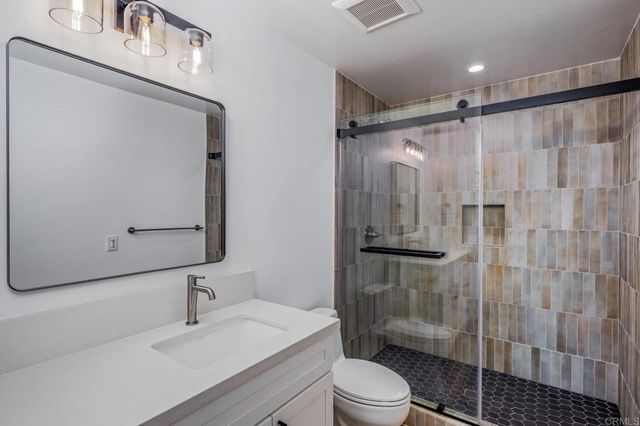 250 258 Hillcrest Drive, Encinitas, CA 92024