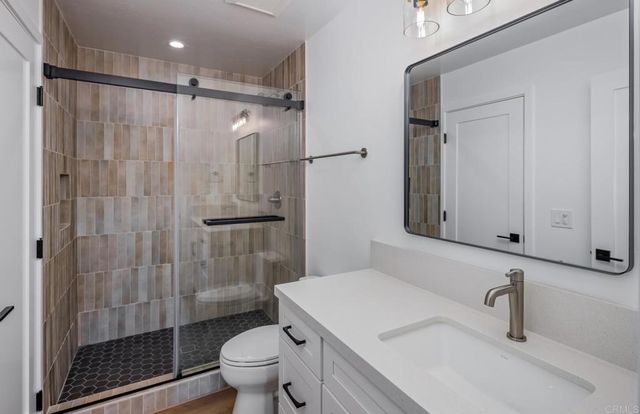 250 258 Hillcrest Drive, Encinitas, CA 92024