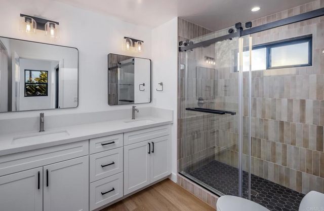 250 258 Hillcrest Drive, Encinitas, CA 92024