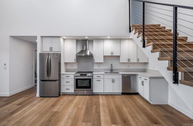 250 258 Hillcrest Drive, Encinitas, CA 92024