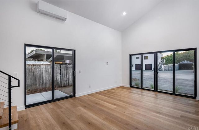 250 258 Hillcrest Drive, Encinitas, CA 92024