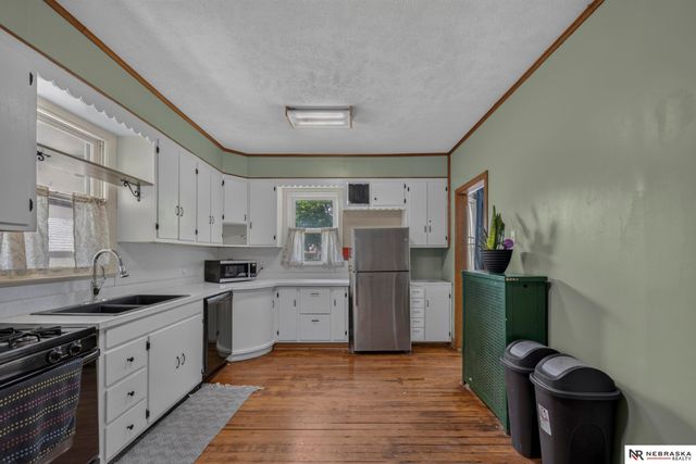 3721 S 25th Street, Omaha, NE 68107