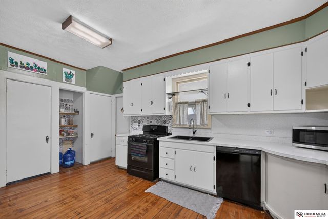 3721 S 25th Street, Omaha, NE 68107