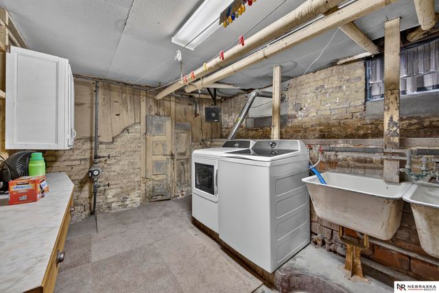 3721 S 25th Street, Omaha, NE 68107