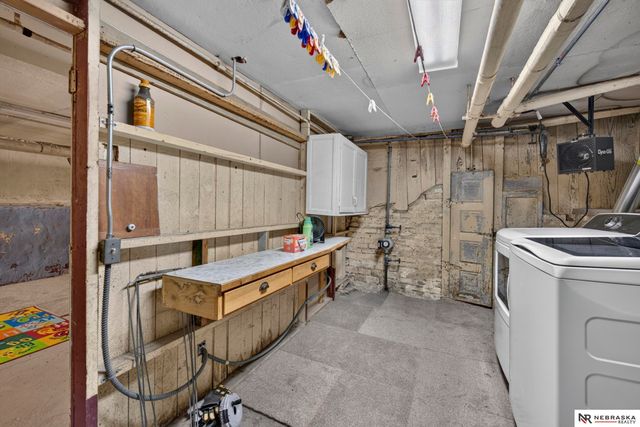 3721 S 25th Street, Omaha, NE 68107