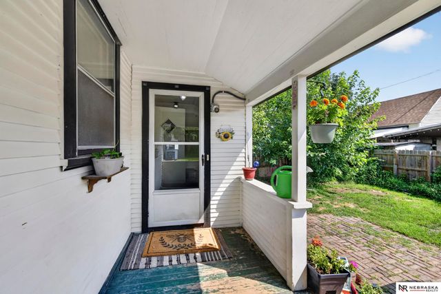 3721 S 25th Street, Omaha, NE 68107