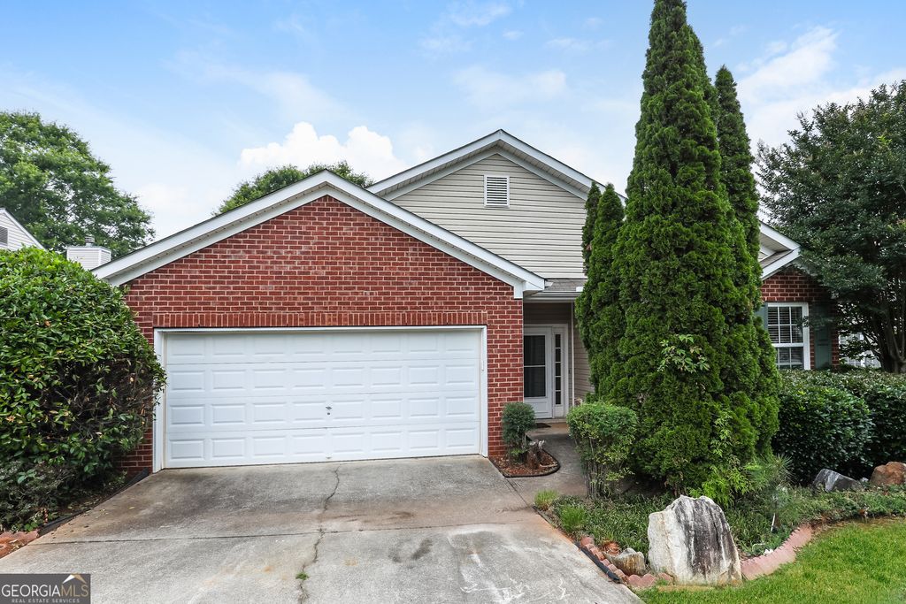 1055 Maple Leaf Drive, Mcdonough, GA 30253