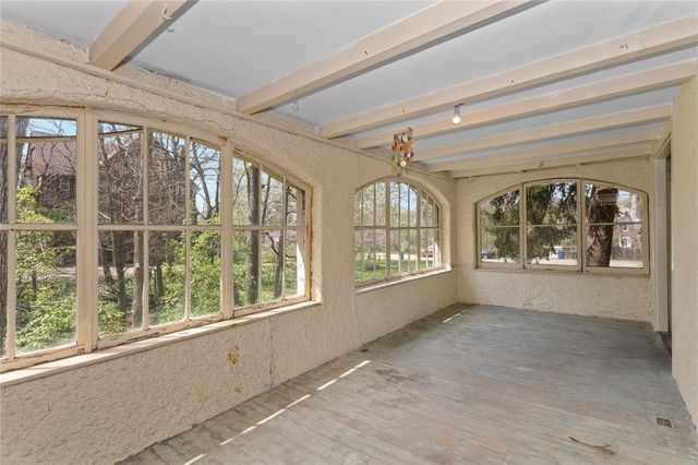 5420 Ingersoll Avenue, Des Moines, IA 50312