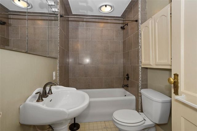 5420 Ingersoll Avenue, Des Moines, IA 50312
