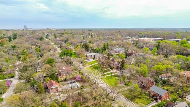 5420 Ingersoll Avenue, Des Moines, IA 50312