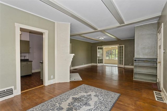 5420 Ingersoll Avenue, Des Moines, IA 50312