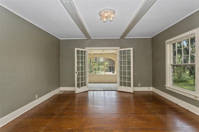 5420 Ingersoll Avenue, Des Moines, IA 50312