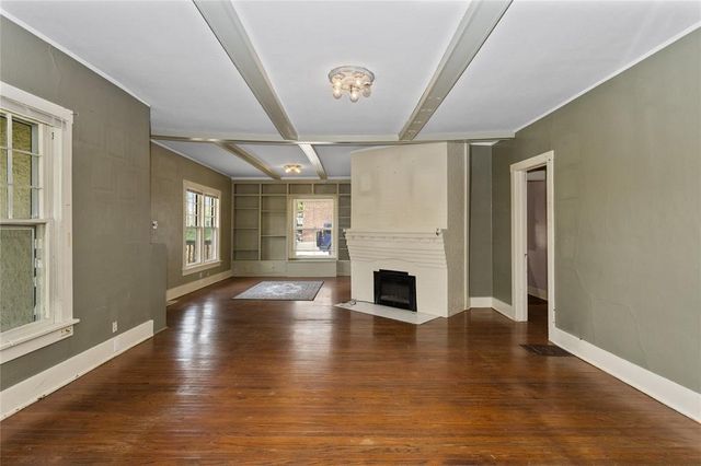 5420 Ingersoll Avenue, Des Moines, IA 50312