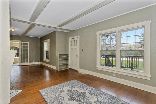 5420 Ingersoll Avenue, Des Moines, IA 50312