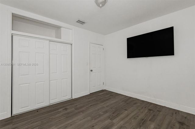4070 NW 65th Avenue 4076, Virginia Gardens, FL 33166
