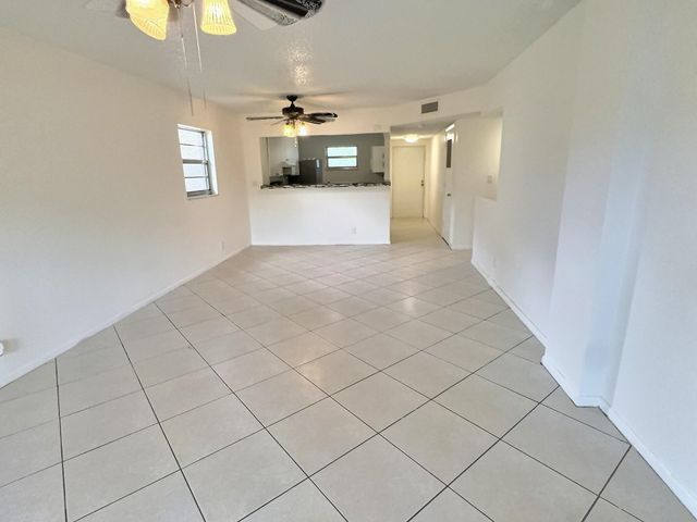 1100 NW 87th Ave 208, Coral Springs, FL 33071