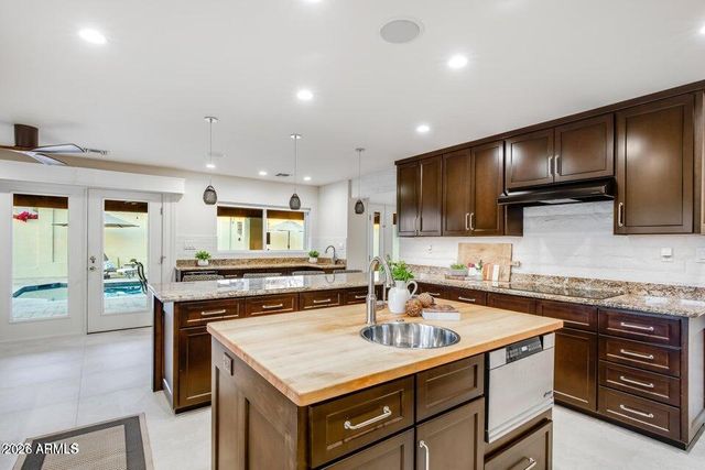 2514 E MONTEBELLO Avenue, Phoenix, AZ 85016