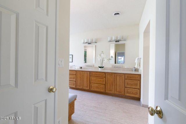 2514 E MONTEBELLO Avenue, Phoenix, AZ 85016