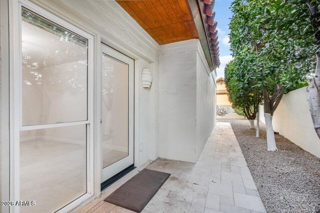 2514 E MONTEBELLO Avenue, Phoenix, AZ 85016