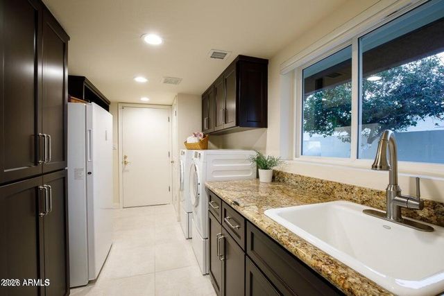 2514 E MONTEBELLO Avenue, Phoenix, AZ 85016