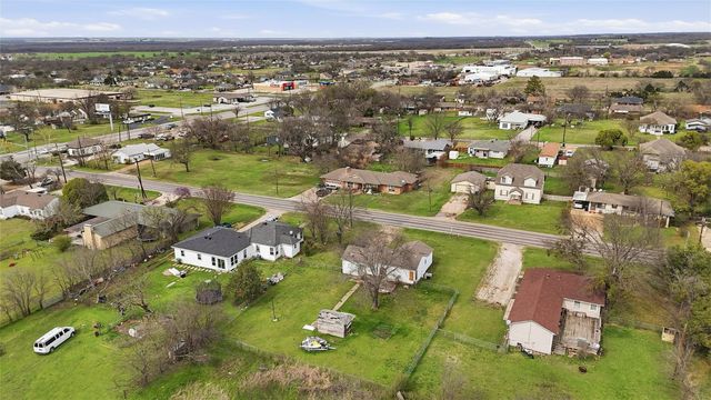 111 E Main Street, Gunter, TX 75058