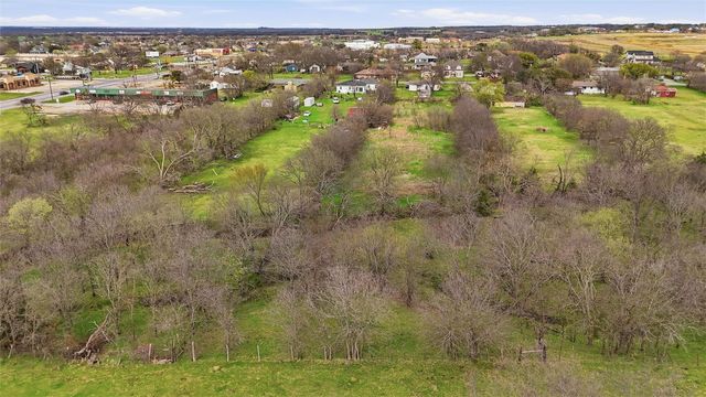 111 E Main Street, Gunter, TX 75058