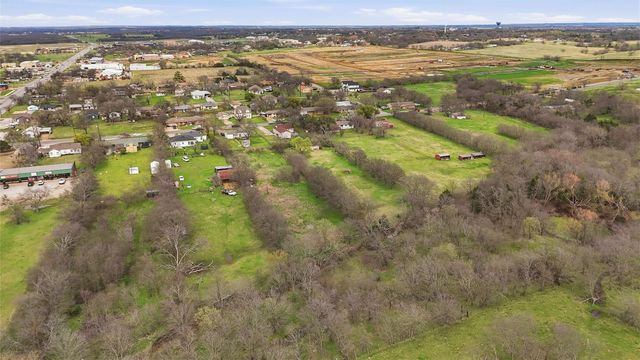 111 E Main Street, Gunter, TX 75058