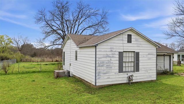 111 E Main Street, Gunter, TX 75058
