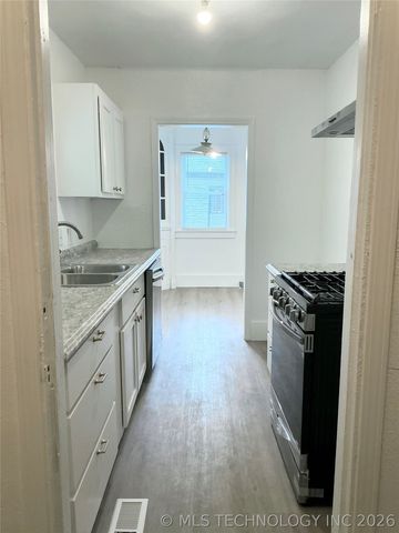 2424 N Boston Avenue, Tulsa, OK 74106