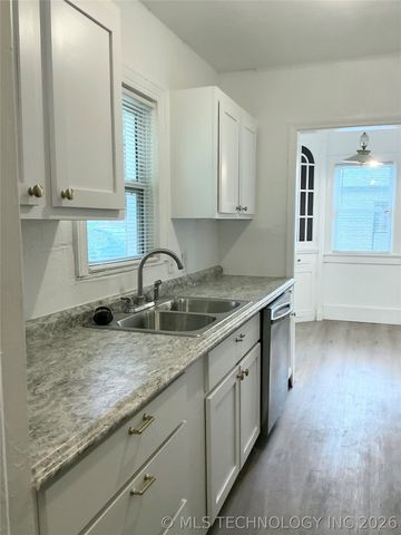2424 N Boston Avenue, Tulsa, OK 74106