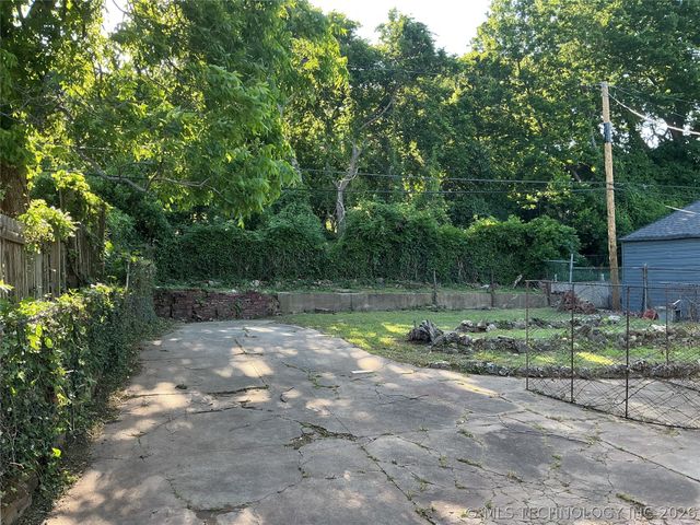 2424 N Boston Avenue, Tulsa, OK 74106