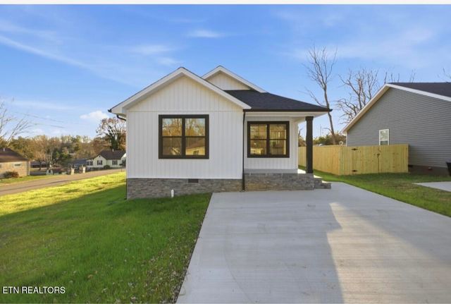 FULKERSON St, Tazewell, TN 37879