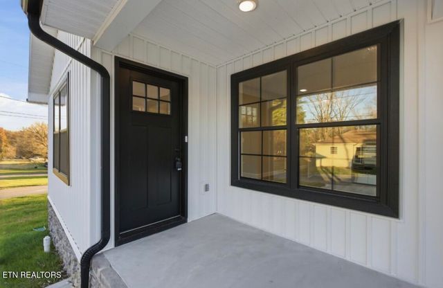 FULKERSON St, Tazewell, TN 37879