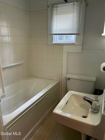 30 111th Street, Troy, NY 12182