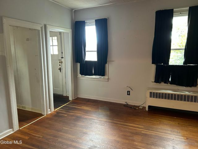 30 111th Street, Troy, NY 12182