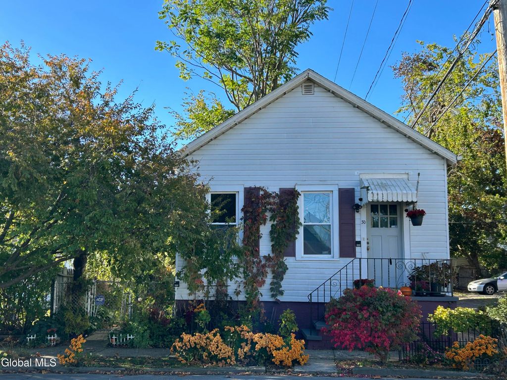 30 111th Street, Troy, NY 12182