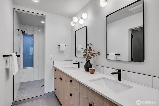 4405 S Holly Street, Seattle, WA 98118