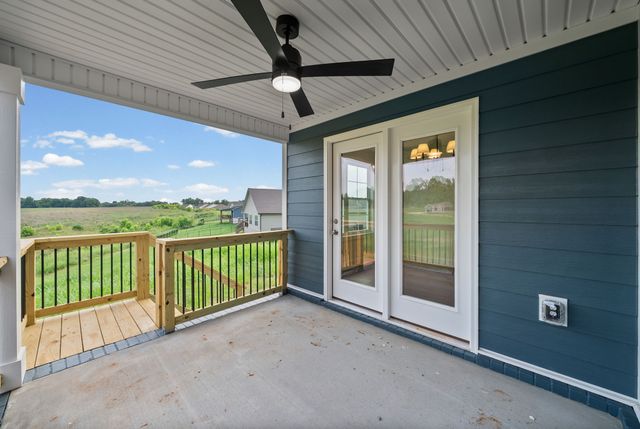 908 Bankside Dr, Clarksville, TN 37043