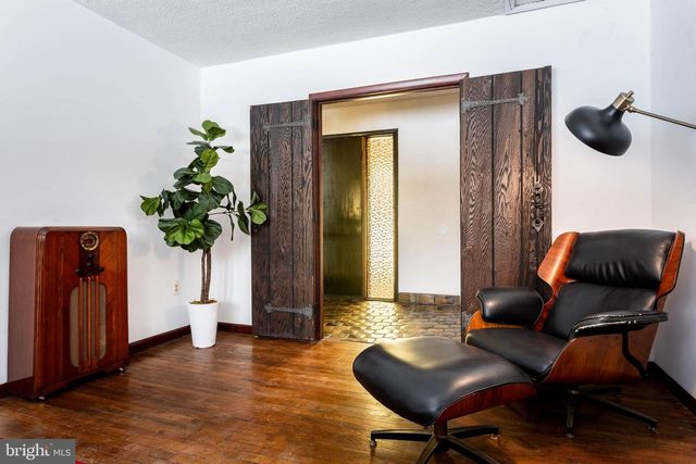 303 CRUM CREEK LN, Newtown Square, PA 19073