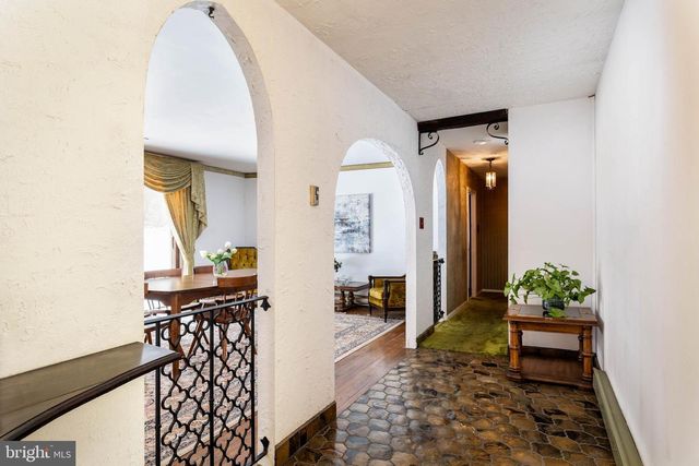 303 CRUM CREEK LN, Newtown Square, PA 19073