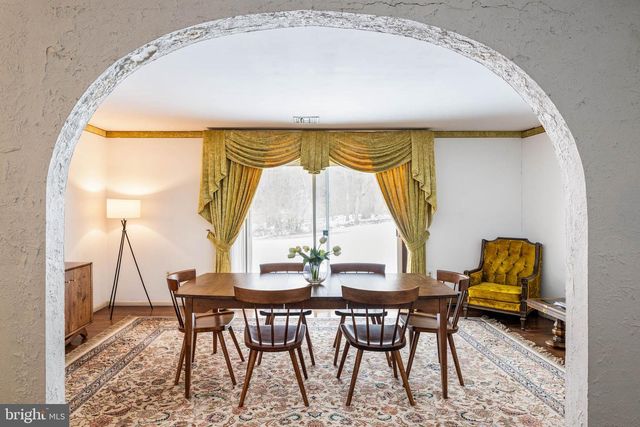 303 CRUM CREEK LN, Newtown Square, PA 19073