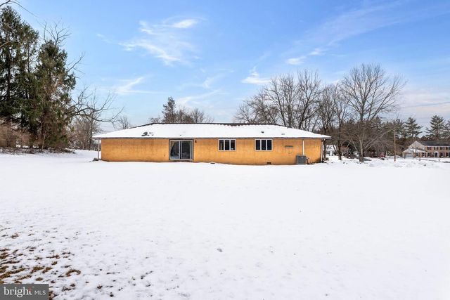 303 CRUM CREEK LN, Newtown Square, PA 19073