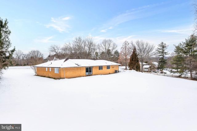 303 CRUM CREEK LN, Newtown Square, PA 19073