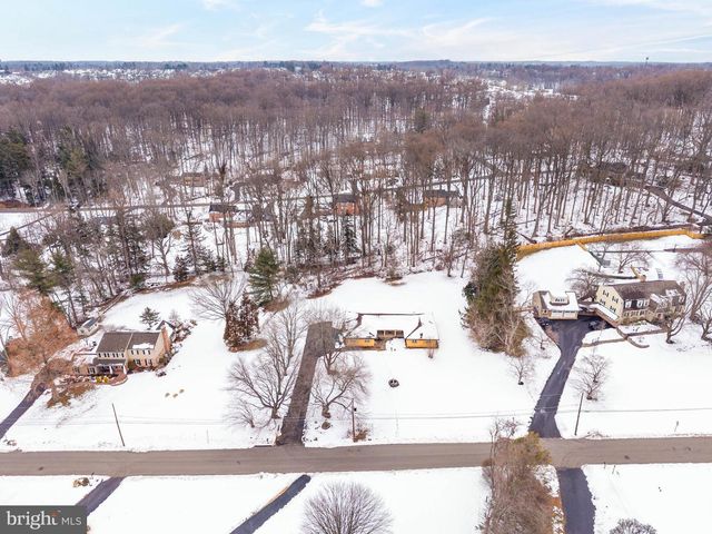 303 CRUM CREEK LN, Newtown Square, PA 19073